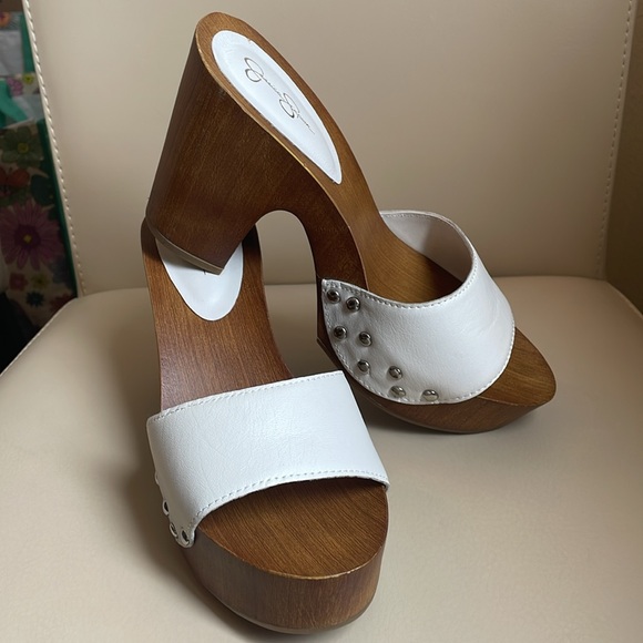 Jessica Simpson - Karema Clogs - Picture 2 of 8